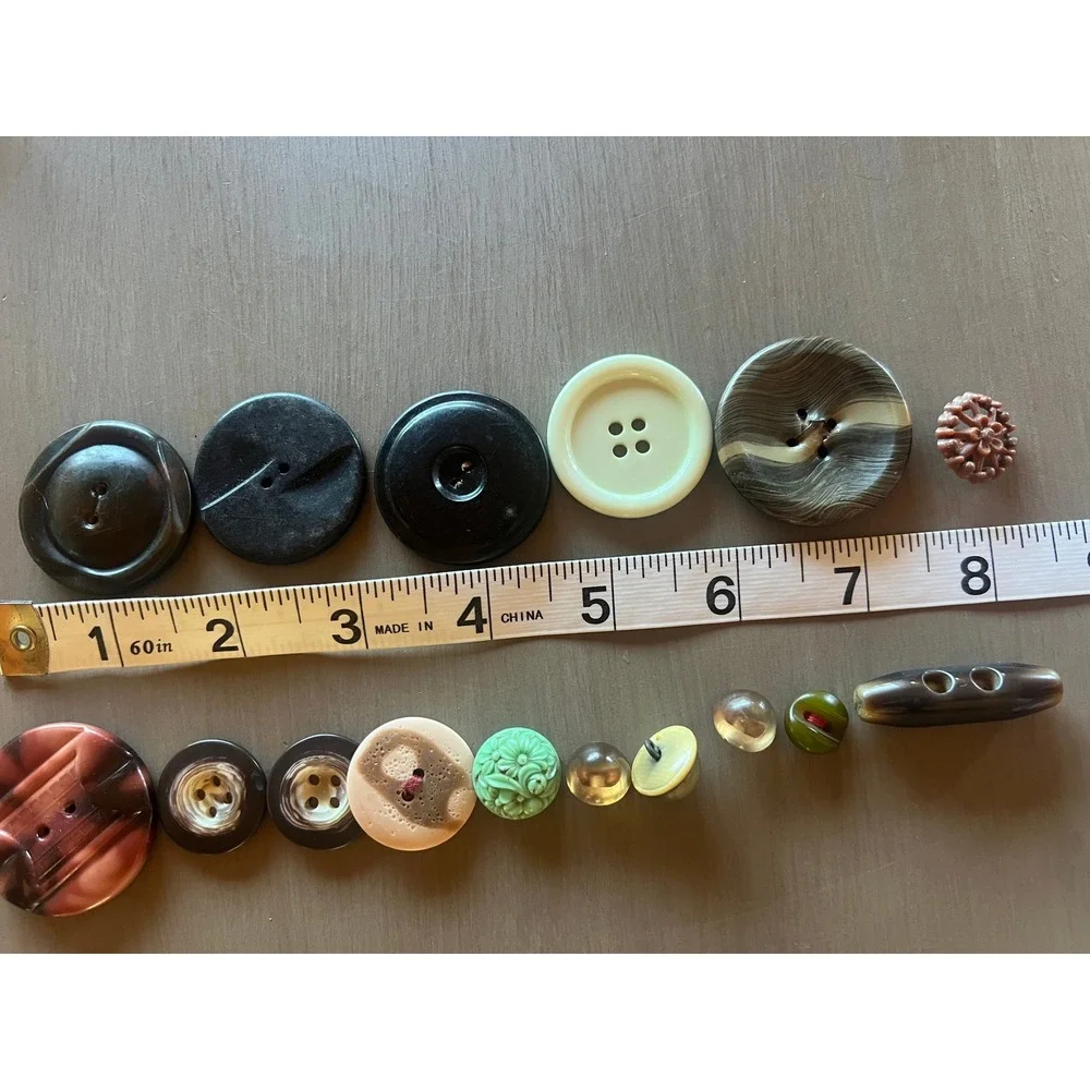 Vintage Button Lot 15pc Mix Carved Marbled Toggle‎ Cratfs Art MCM Retro Upcycle